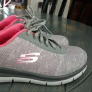 Skechers